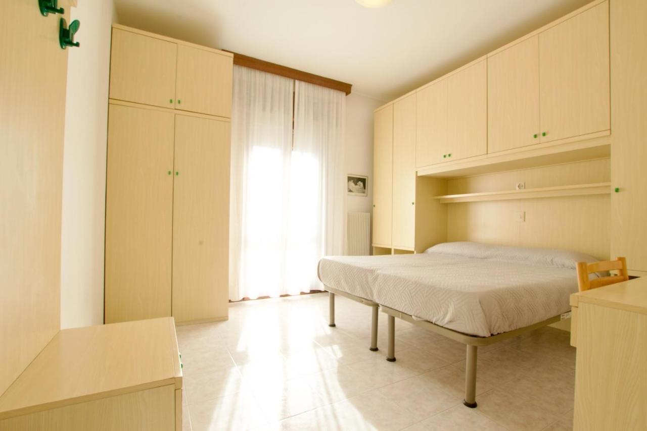 Residence Madrid Lido di Jesolo Buitenkant foto