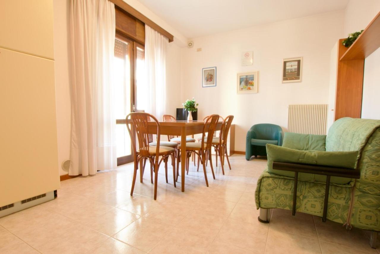 Residence Madrid Lido di Jesolo Buitenkant foto