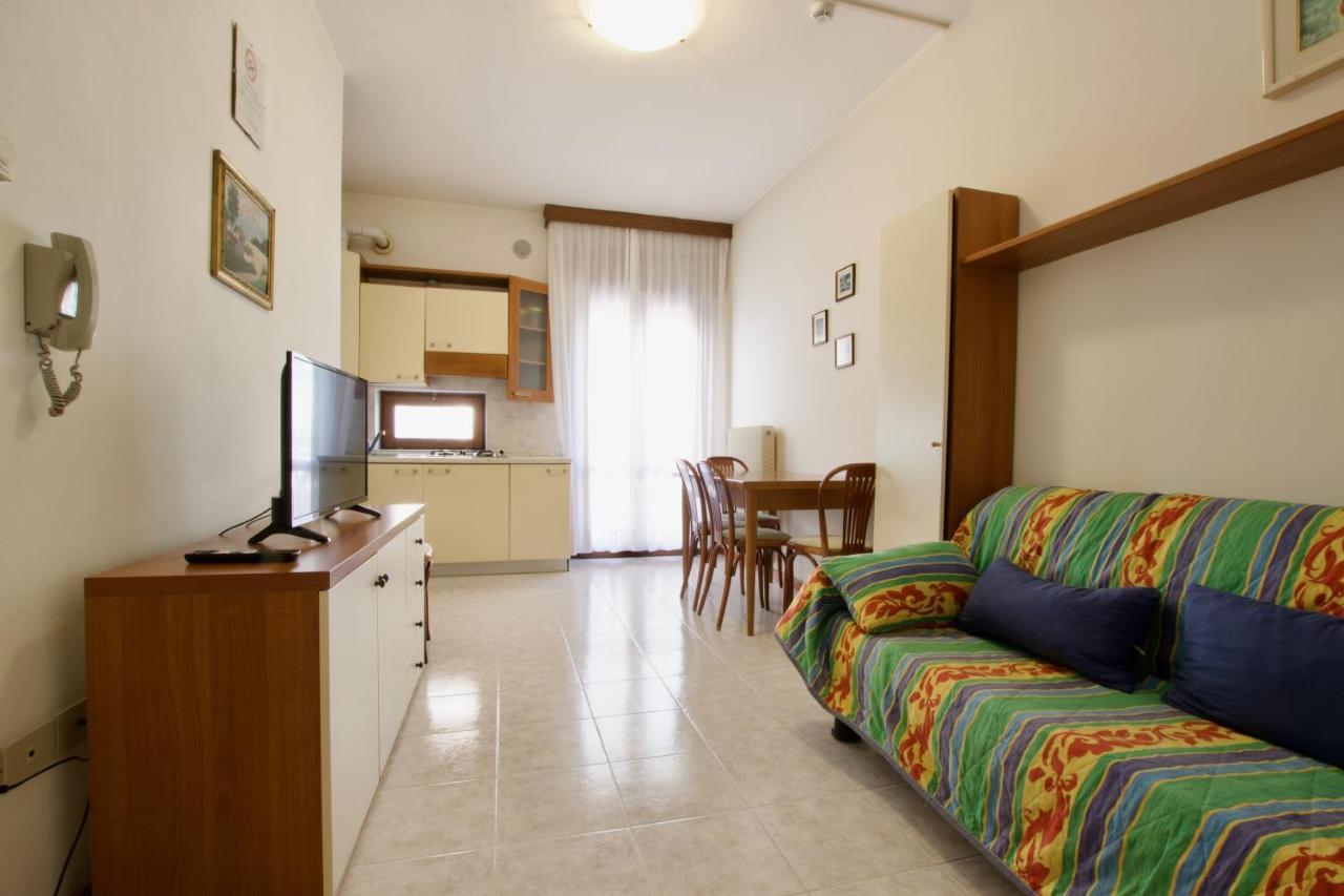 Residence Madrid Lido di Jesolo Buitenkant foto