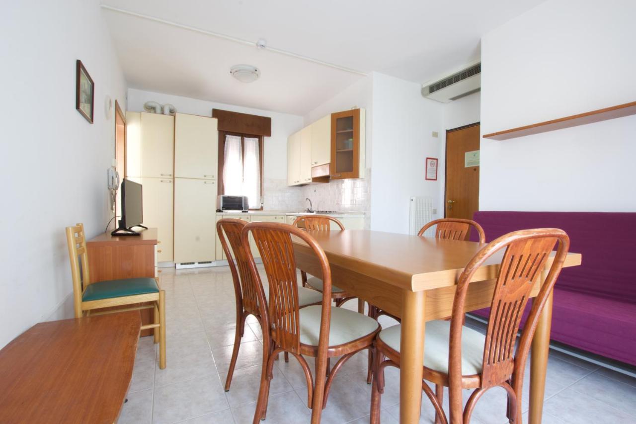 Residence Madrid Lido di Jesolo Buitenkant foto