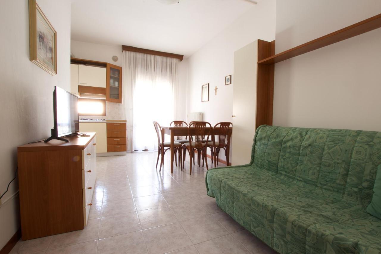 Residence Madrid Lido di Jesolo Buitenkant foto