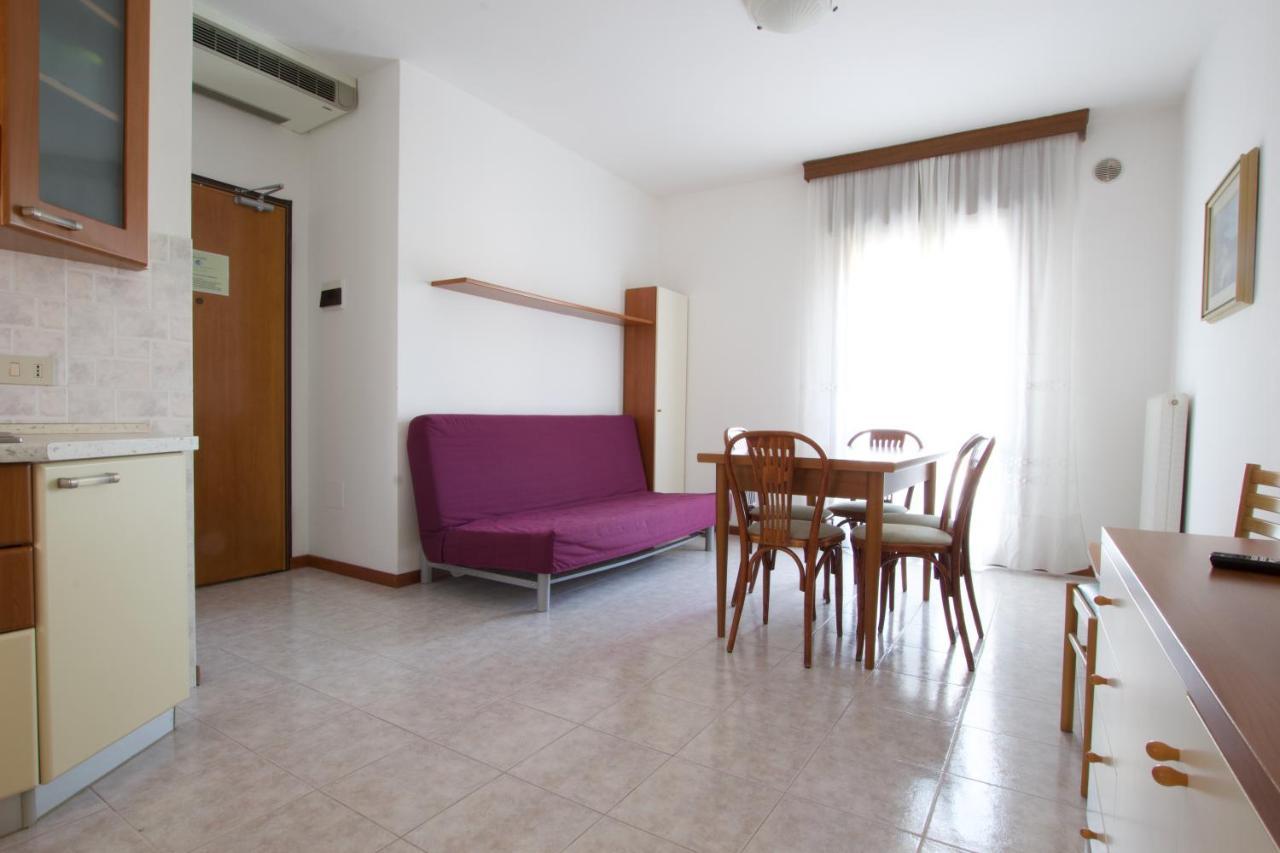 Residence Madrid Lido di Jesolo Buitenkant foto
