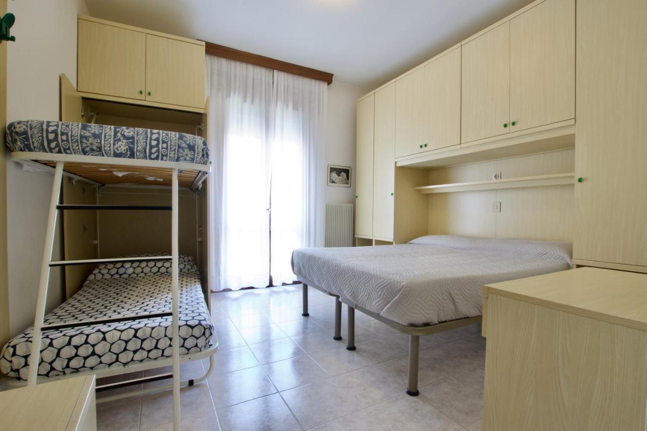 Residence Madrid Lido di Jesolo Buitenkant foto
