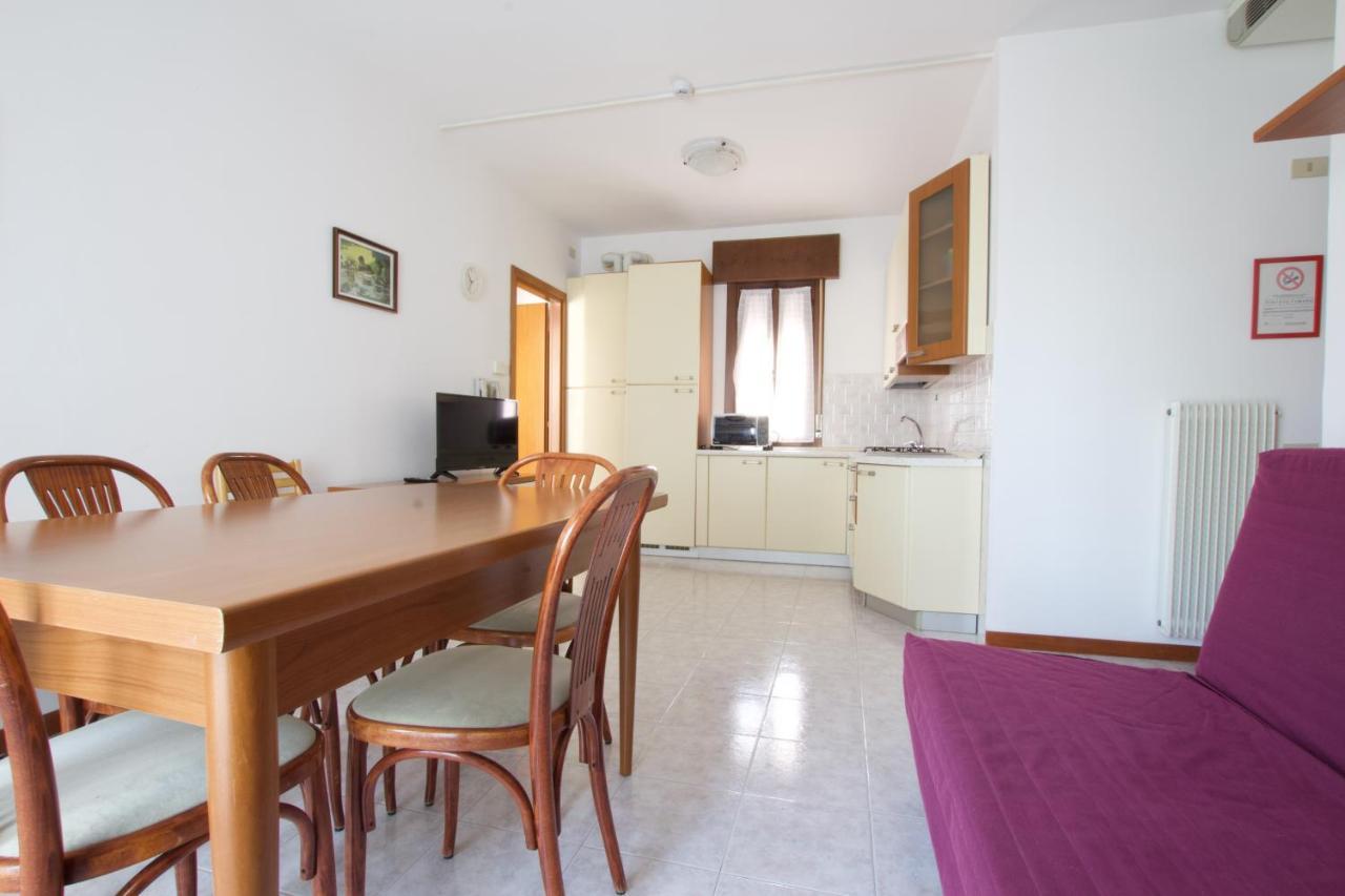 Residence Madrid Lido di Jesolo Buitenkant foto