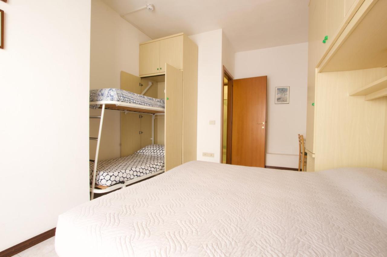 Residence Madrid Lido di Jesolo Buitenkant foto