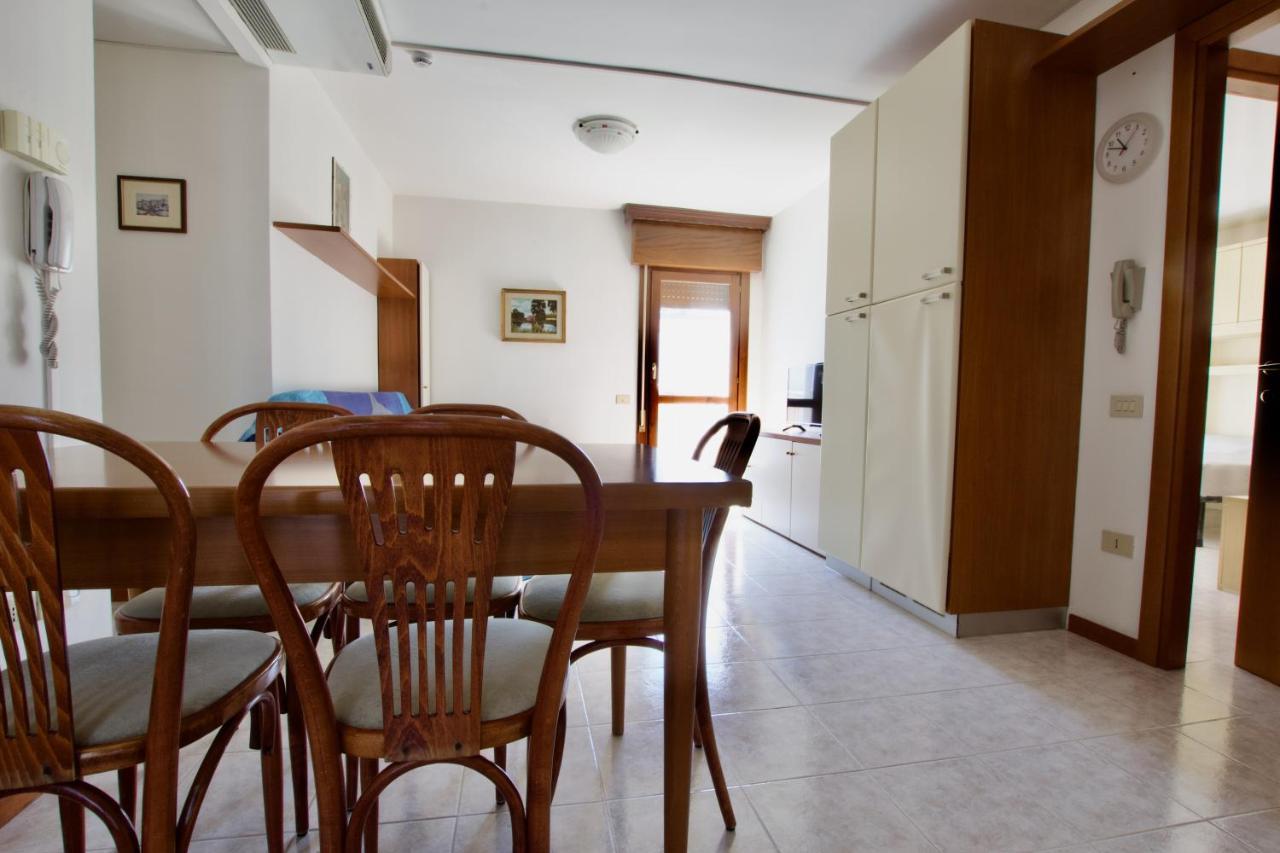 Residence Madrid Lido di Jesolo Buitenkant foto