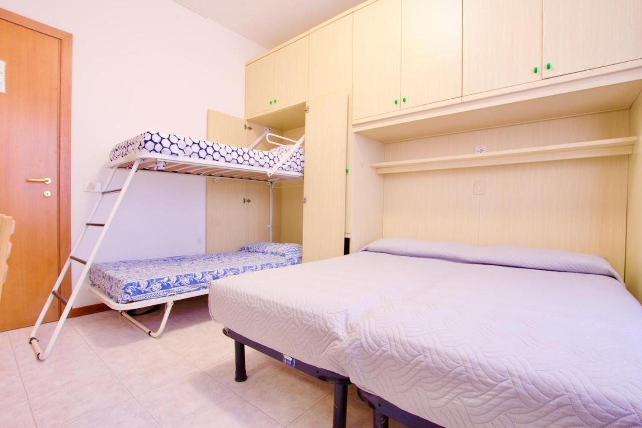 Residence Madrid Lido di Jesolo Buitenkant foto