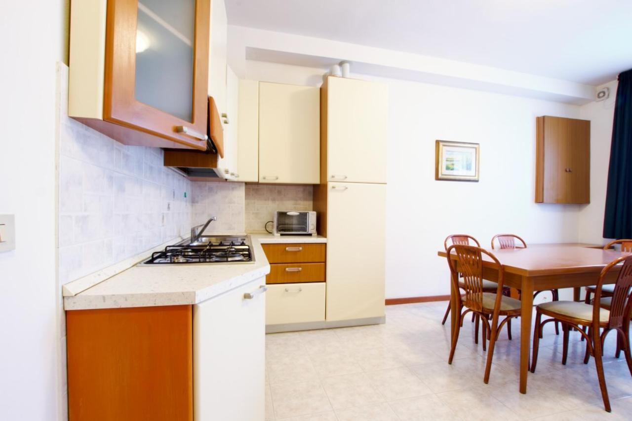 Residence Madrid Lido di Jesolo Buitenkant foto