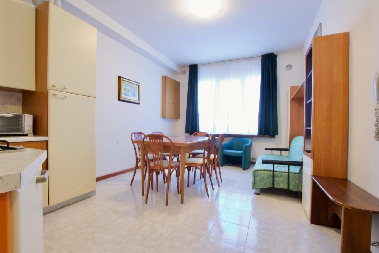 Residence Madrid Lido di Jesolo Buitenkant foto