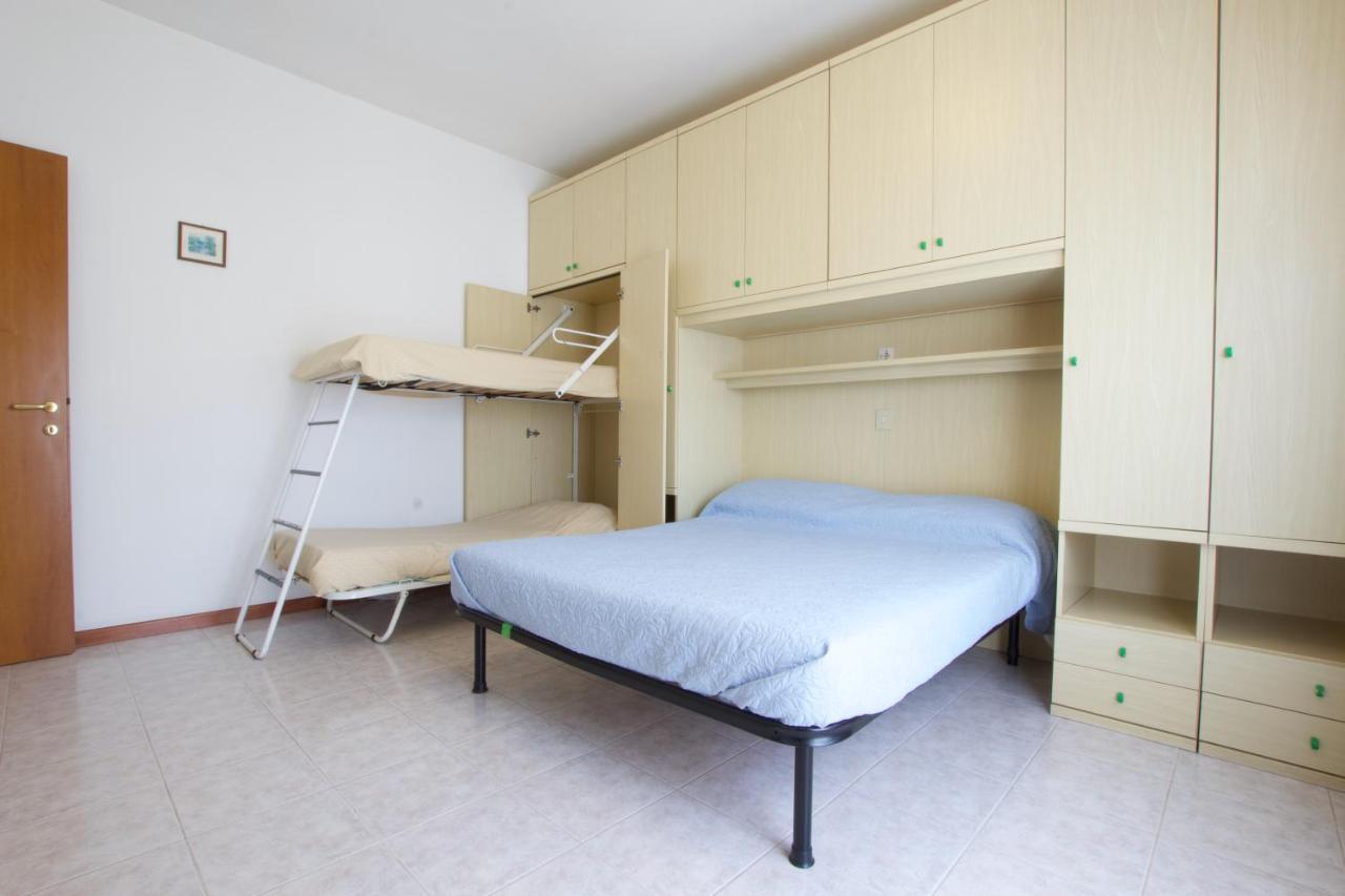 Residence Madrid Lido di Jesolo Buitenkant foto