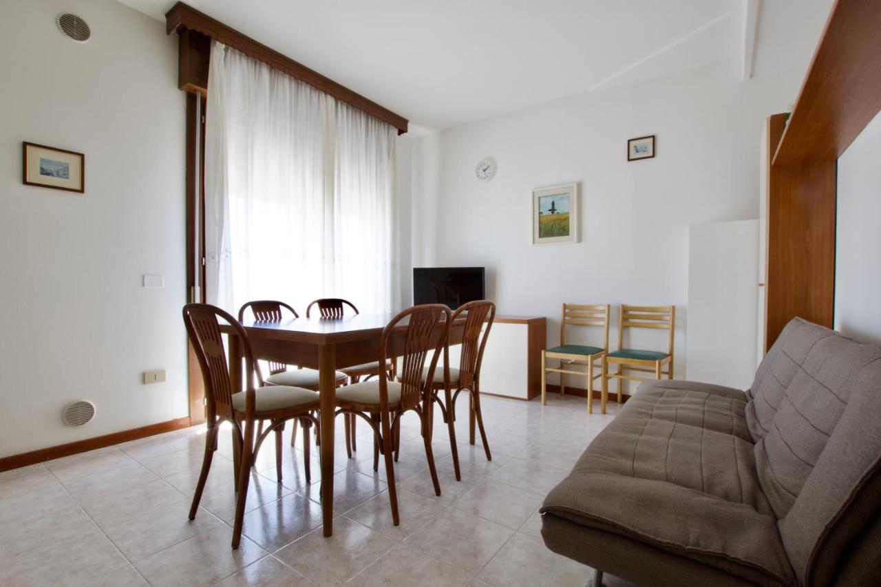 Residence Madrid Lido di Jesolo Buitenkant foto
