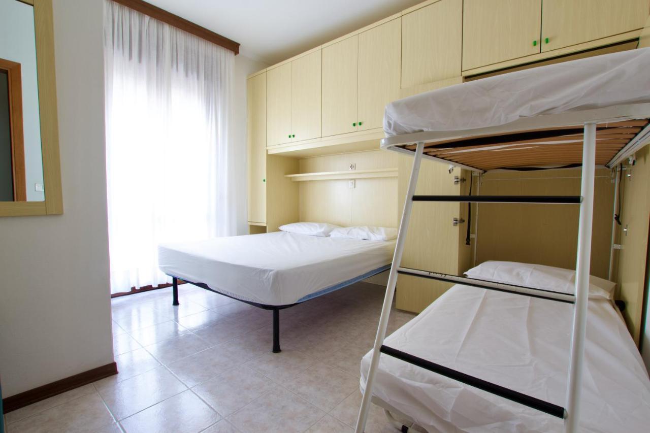Residence Madrid Lido di Jesolo Buitenkant foto