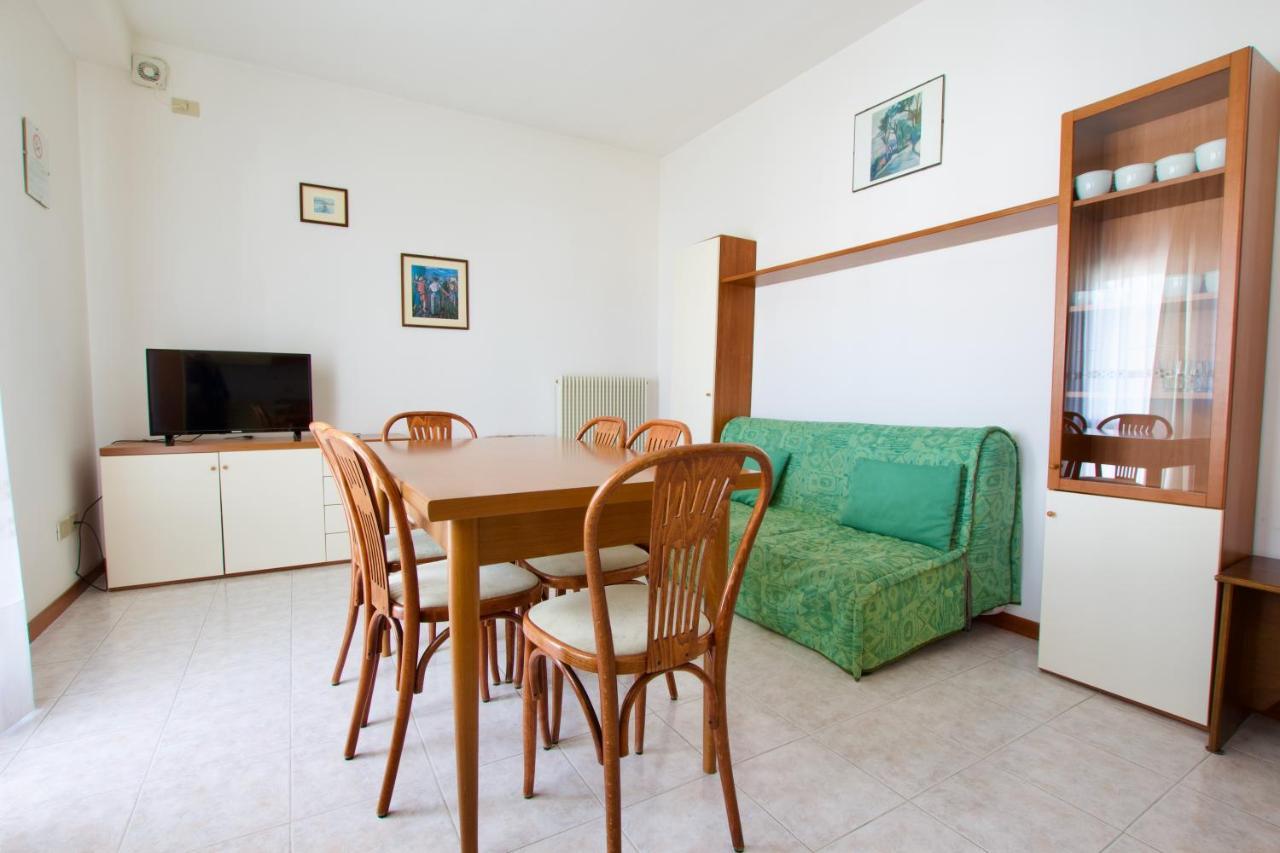 Residence Madrid Lido di Jesolo Buitenkant foto
