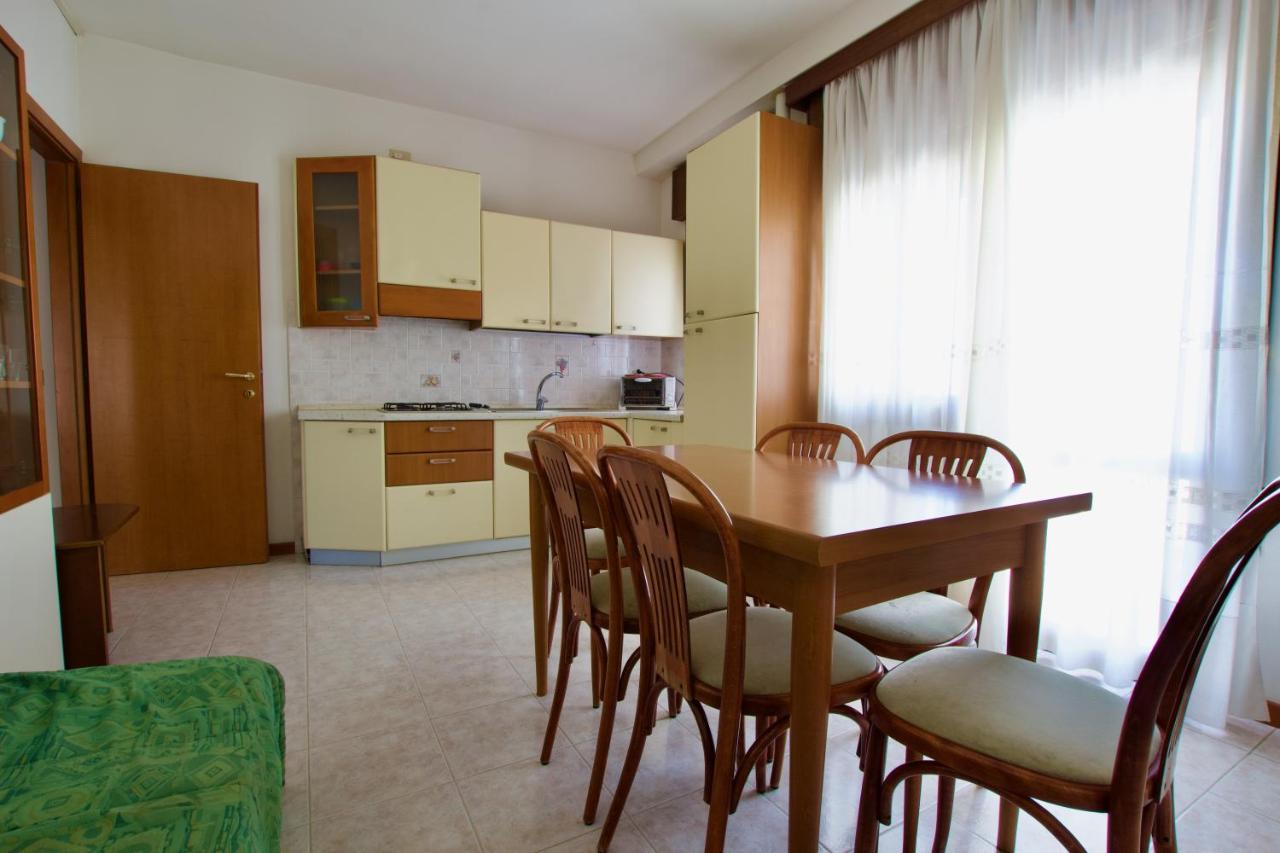 Residence Madrid Lido di Jesolo Buitenkant foto