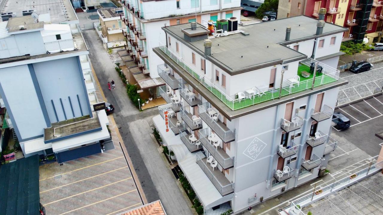 Residence Madrid Lido di Jesolo Buitenkant foto