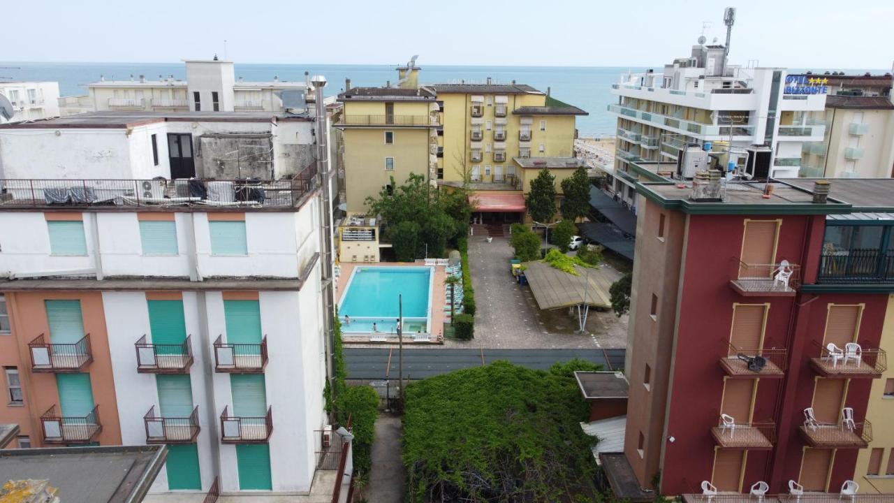 Residence Madrid Lido di Jesolo Buitenkant foto