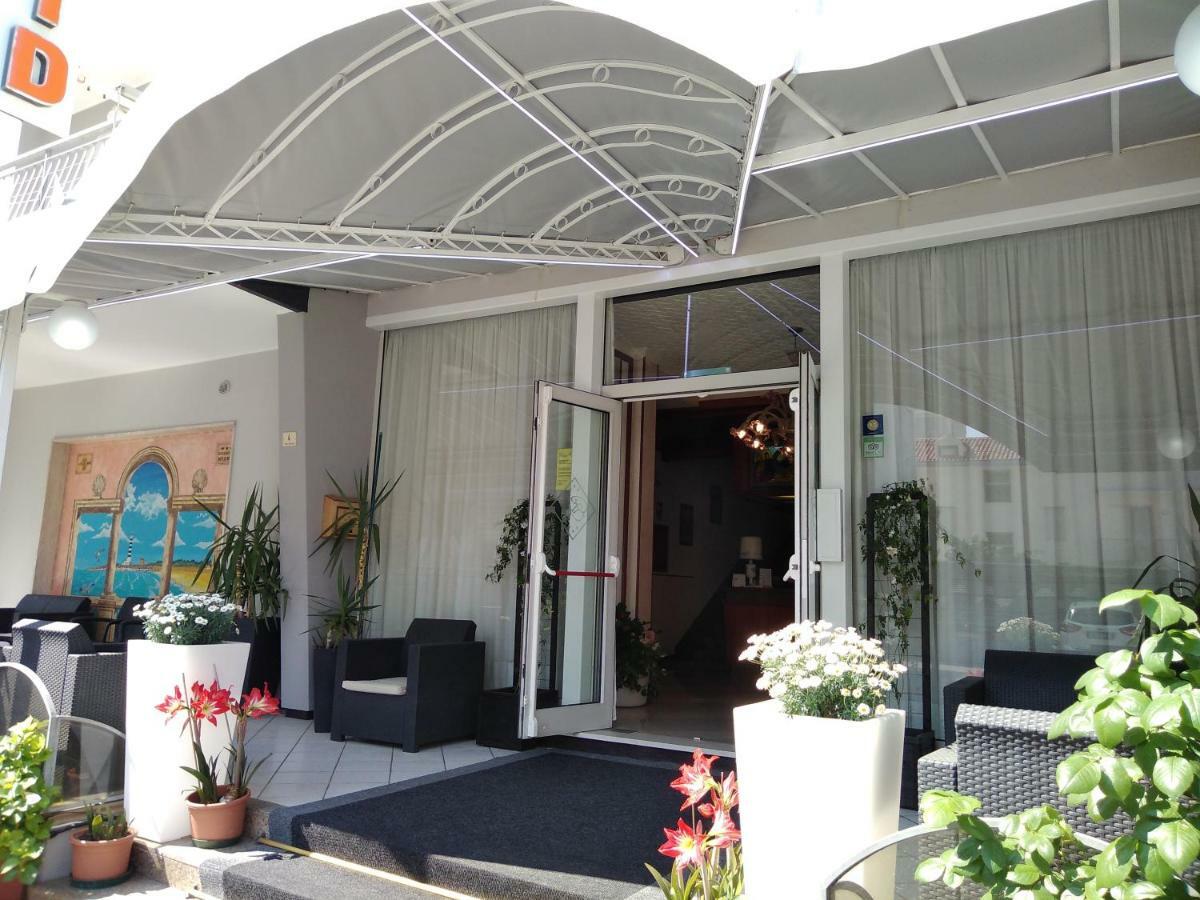 Residence Madrid Lido di Jesolo Buitenkant foto